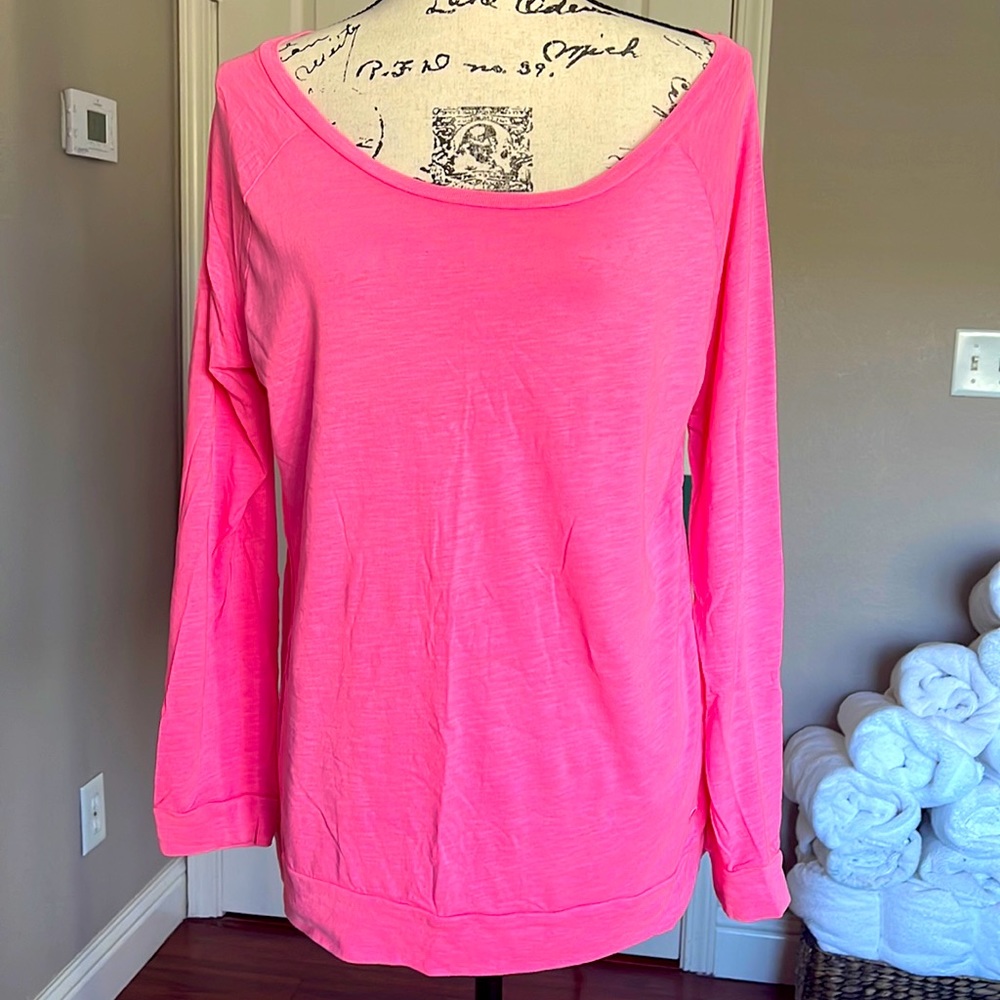 PINK Victoria’s Secret long sleeved Tee -scooped neck